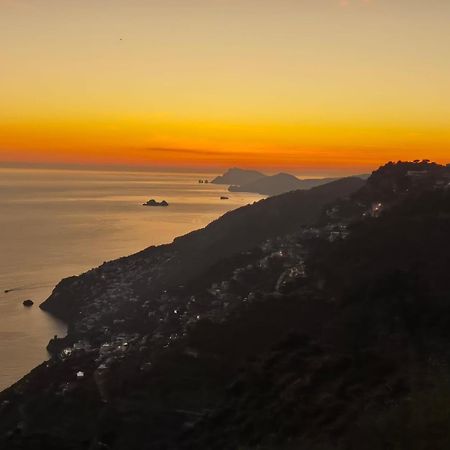 Casa Vacanze La Via Delle Stelle Аджерола Екстер'єр фото